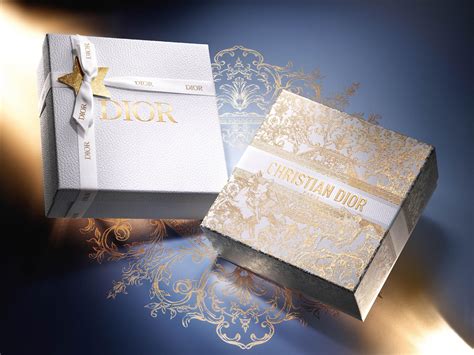 dior art of gifting clutch free gift|dior gift sets.